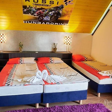 Bed and Breakfast Kamaras Ring House Mogyoród Zewnętrze zdjęcie