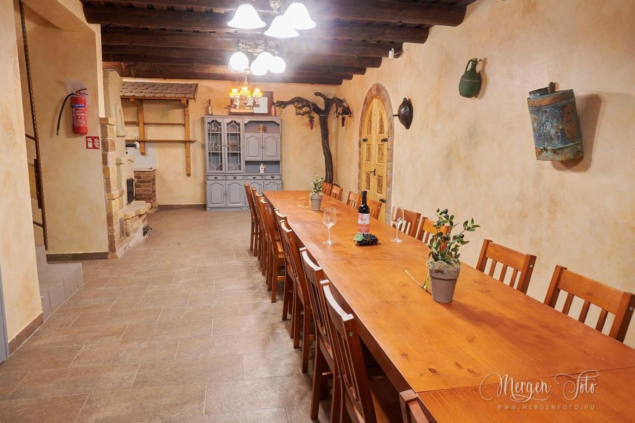 Bed and Breakfast Kamaras Ring House Mogyoród Zewnętrze zdjęcie