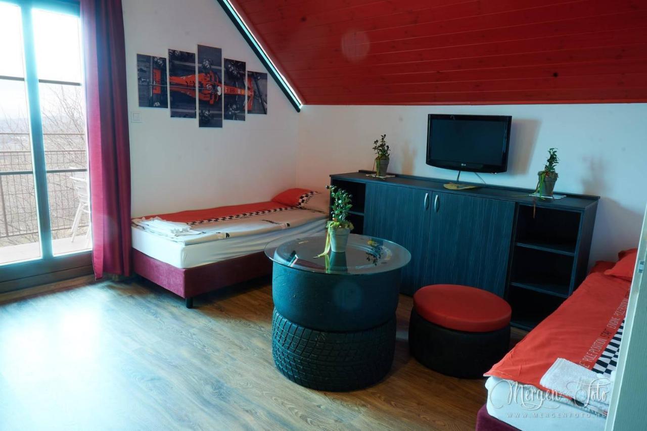 Bed and Breakfast Kamaras Ring House Mogyoród Zewnętrze zdjęcie