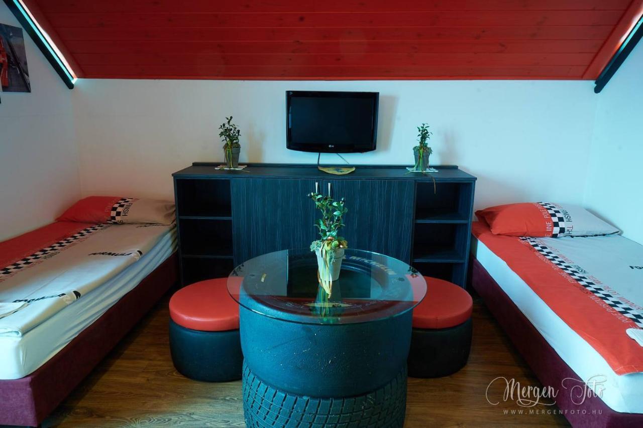 Bed and Breakfast Kamaras Ring House Mogyoród Zewnętrze zdjęcie