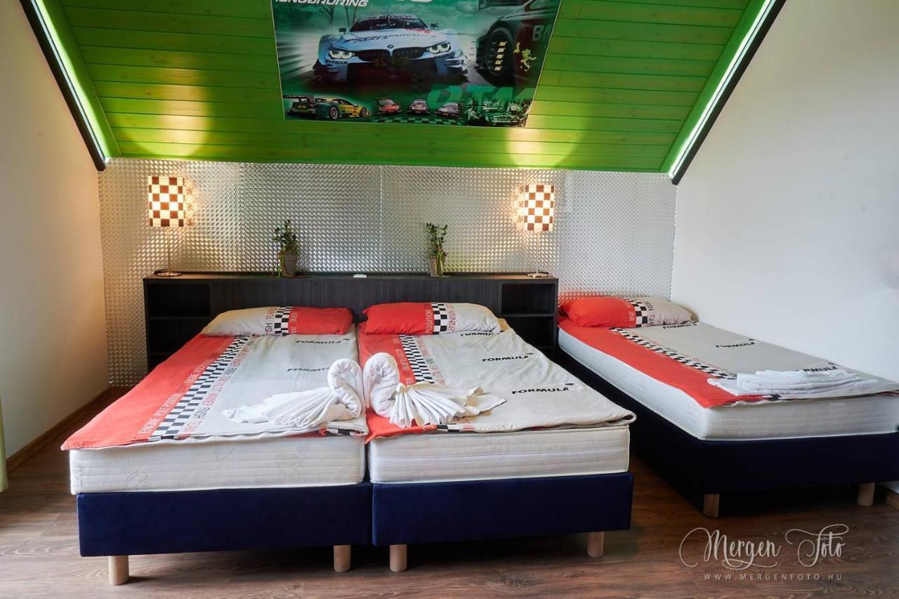 Bed and Breakfast Kamaras Ring House Mogyoród Zewnętrze zdjęcie