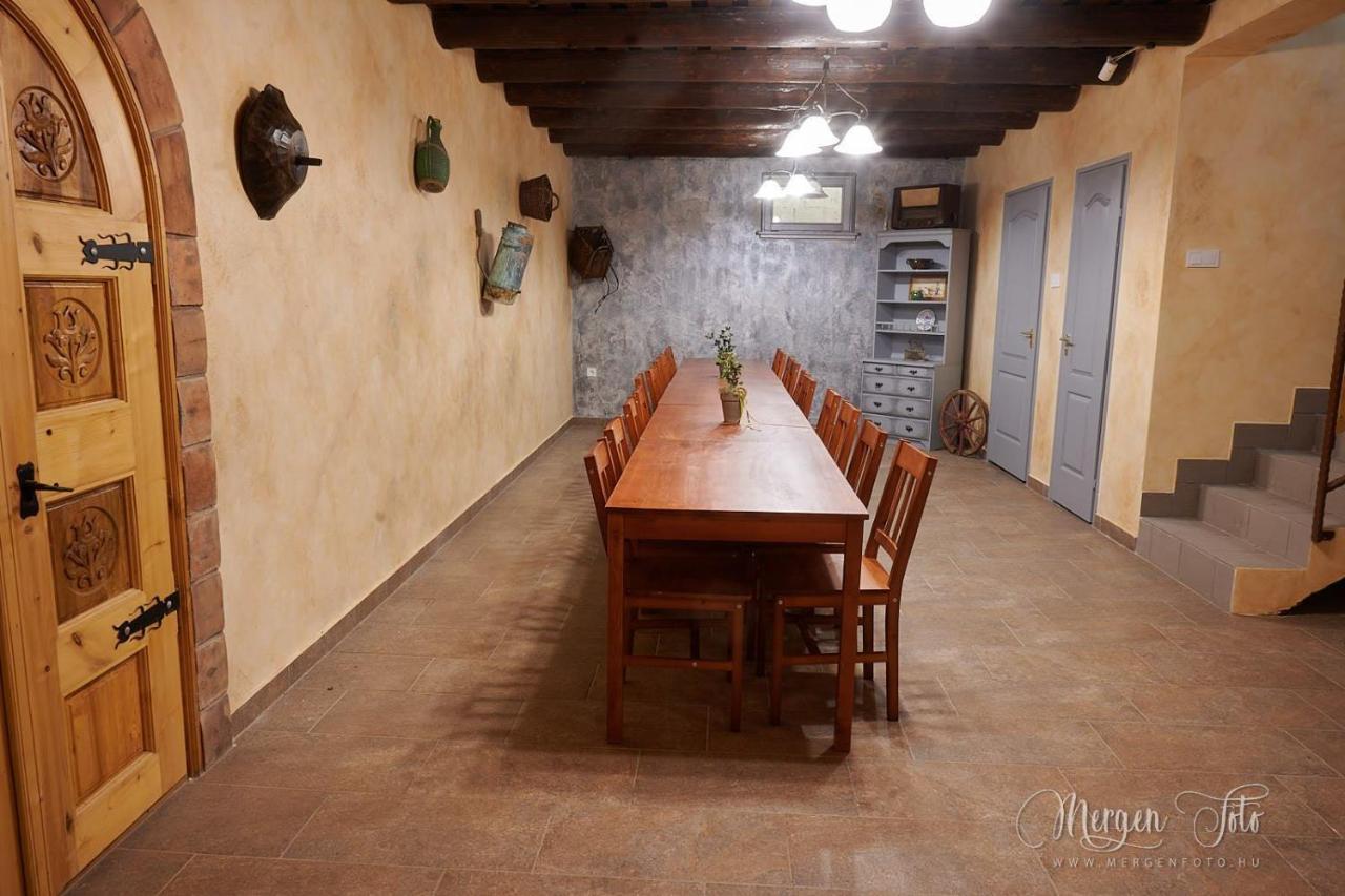 Bed and Breakfast Kamaras Ring House Mogyoród Zewnętrze zdjęcie