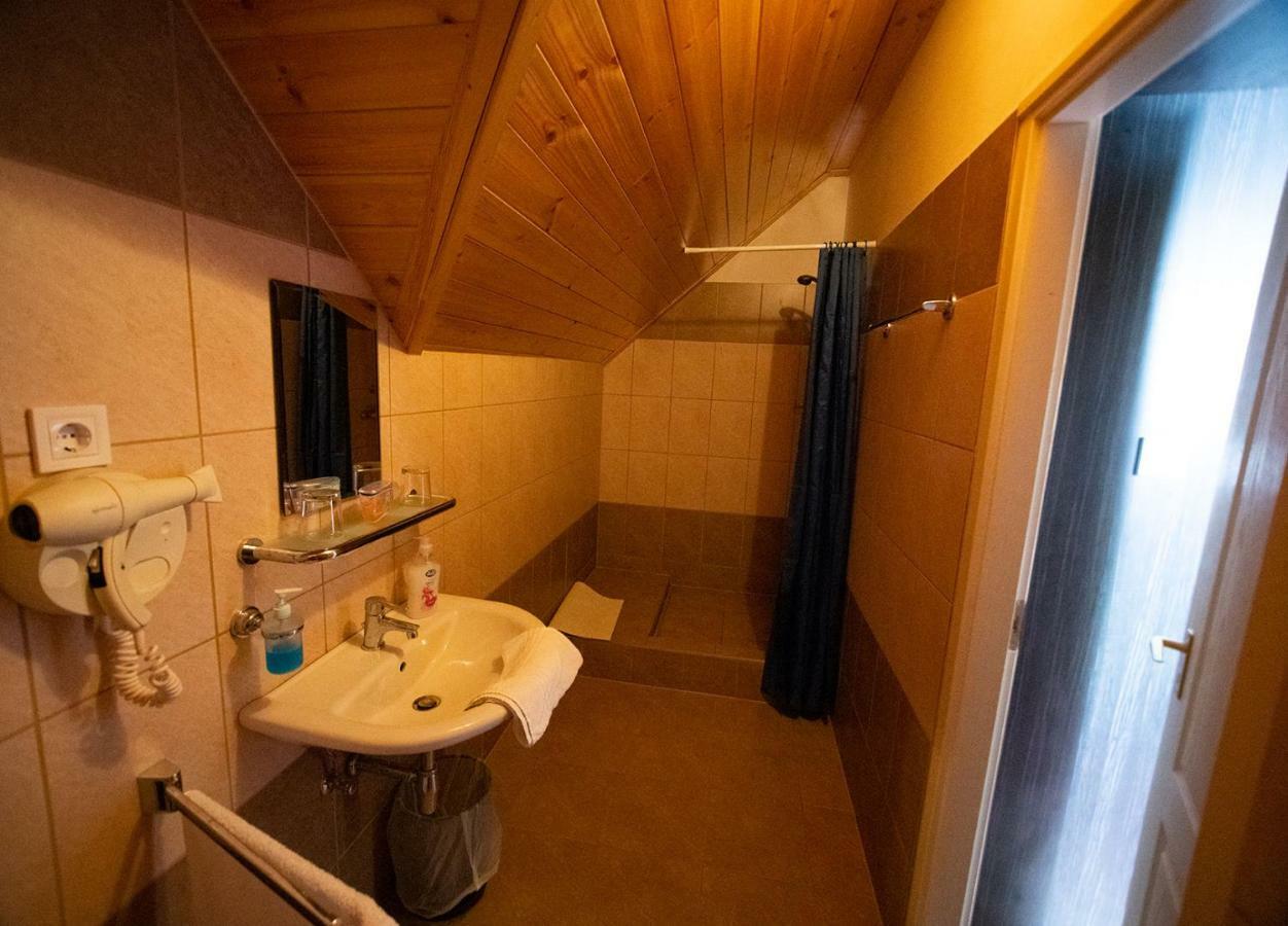 Bed and Breakfast Kamaras Ring House Mogyoród Zewnętrze zdjęcie