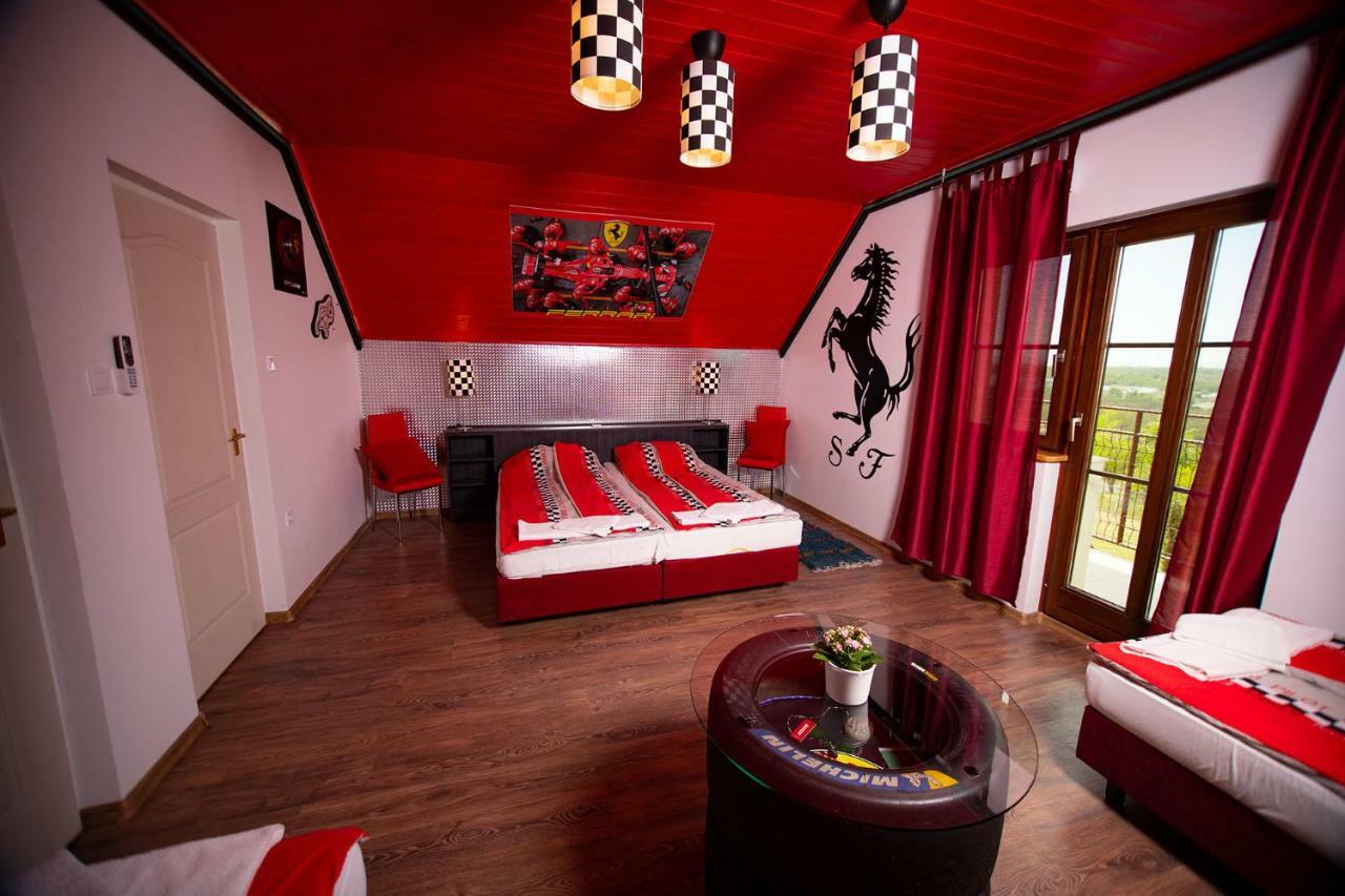 Bed and Breakfast Kamaras Ring House Mogyoród Zewnętrze zdjęcie